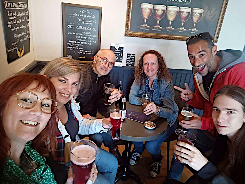 Le groupe de certifiés de la CCI entreprendre de calais avec MArine depecker