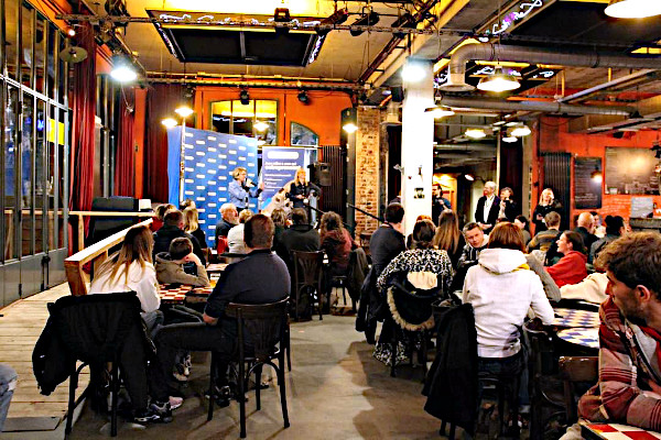 La remise du diplôme, part 1